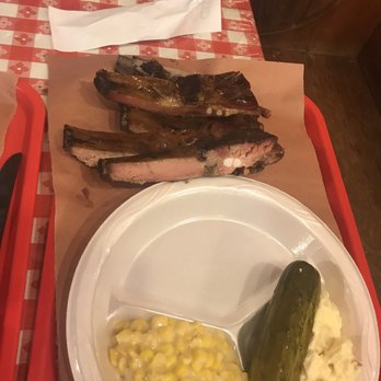 Black's Barbecue Lockhart - Barbeque Near Me - Lockhart, Texas Black's Barbecue Lockhart - Barbeque Near Me - Lockhart, Texas