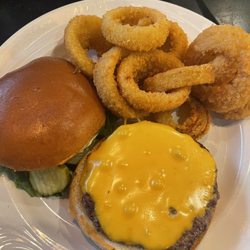 Moe's on Ten - Cheeseburger with onion rings