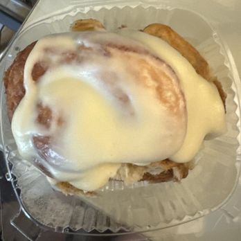 Railway Cafe - Cinnamon Roll - Breakfast & Brunch Near Me - Winsted, Connecticut