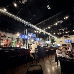 Liquid Noise Brewing - Large dining room and bar