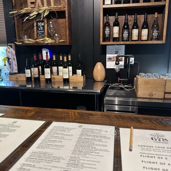The Barn At 678 - Bar - Wineries Near Me - Barboursville, Virginia