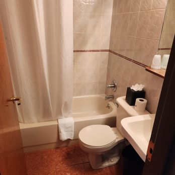 Belvedere Hotel - This was my bathroom in the Belvedere hotel - Hotels Near Me - New York, New York Belvedere Hotel - This was my bathroom in the Belvedere hotel - Hotels Near Me - New York, New York