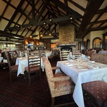 Summit House - Inside the main dining room - Steakhouses Near Me - Fullerton, California Summit House - Inside the main dining room - Steakhouses Near Me - Fullerton, California
