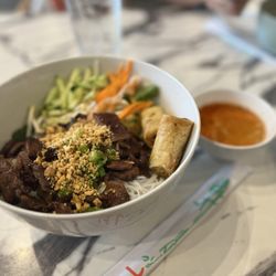 Little K Kitchen - Vermicelli noddle - chargrilled pork