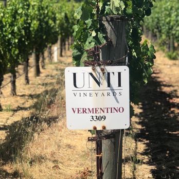 Unti Vineyards - Lovely vineyard - Wineries Near Me - Healdsburg, California Unti Vineyards - Lovely vineyard - Wineries Near Me - Healdsburg, California