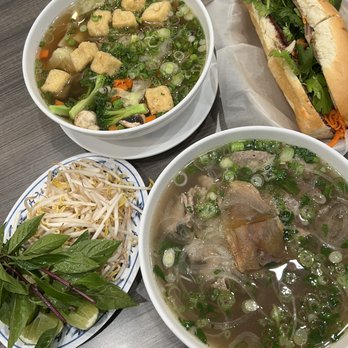 Pho Phong Luu - Spread (pc: @anniebitez) - Vietnamese Near Me - Austin, Texas Pho Phong Luu - Spread (pc: @anniebitez) - Vietnamese Near Me - Austin, Texas