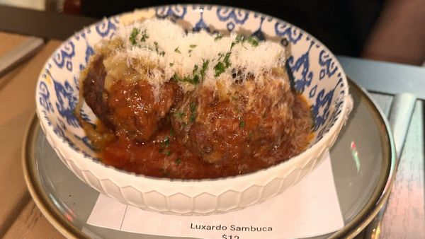 Trani's Dockside Station by null