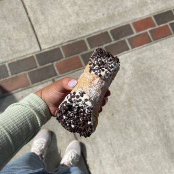 Mike's Pastry - chocolate chip cannoli - Bakeries Near Me - Boston, Massachusetts Mike's Pastry - chocolate chip cannoli - Bakeries Near Me - Boston, Massachusetts