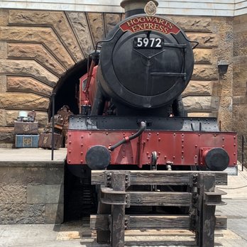 Universal Studios Florida - Hogwarts train photo op - Amusement Parks Near Me - Orlando, Florida