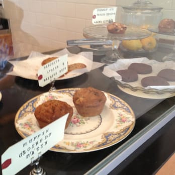 Melk - Gluten free crumble - Coffee & Tea Near Me - Montreal, Quebec