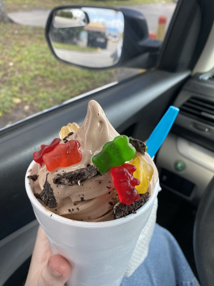 DAIRY KURL Updated August 2024 55 Photos & 78 Reviews 1555 Gulf To Bay Blvd, Clearwater