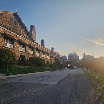 Mountain Lake Lodge - Hotels Near Me - Pembroke, Virginia Mountain Lake Lodge - Hotels Near Me - Pembroke, Virginia
