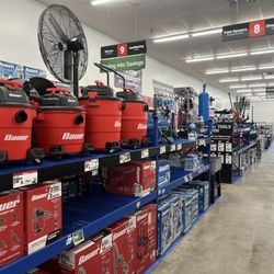 Harbor Freight Tools - Well stocked & displayed