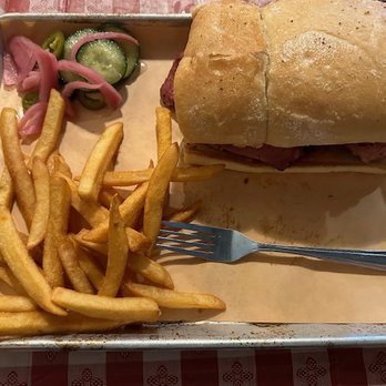 Canyons Barbeque - Barbeque Near Me - Castro Valley, California