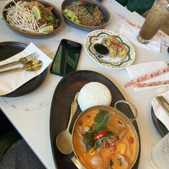 Dok Khao - Lychee Duck Curry Steamed Dumpling Fried Rice Pad Thai - Thai Near Me - Woodbridge, Virginia Dok Khao - Lychee Duck Curry Steamed Dumpling Fried Rice Pad Thai - Thai Near Me - Woodbridge, Virginia