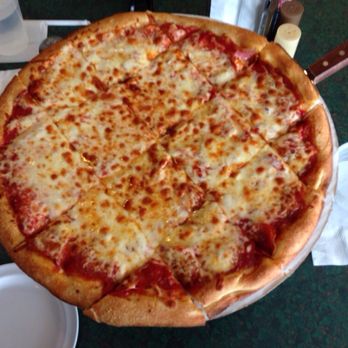 Bellacino's Pizza & Grinders - This pie was a 10. Half pep, half cheese, perfect amount of sauce, great crust. - Italian Near Me - Roanoke, Virginia Bellacino's Pizza & Grinders - This pie was a 10. Half pep, half cheese, perfect amount of sauce, great crust. - Italian Near Me - Roanoke, Virginia