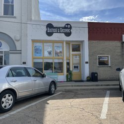 Collar Pet Boutique & Grooming - Inviting shop on Historic Main St!
