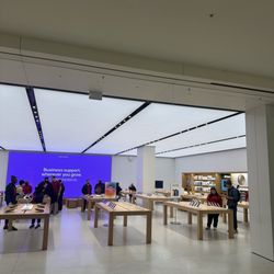 Apple Beverly Center