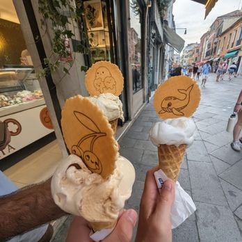 Gelateria CA' D'oro - Three happy customers! - Ice Cream & Frozen Yogurt Near Me - Venezia, VE Gelateria CA' D'oro - Three happy customers! - Ice Cream & Frozen Yogurt Near Me - Venezia, VE