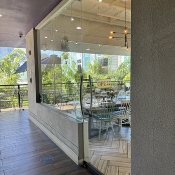 Café LAPIN - Outside - Coffee & Tea Near Me - Honolulu, Hawaii Café LAPIN - Outside - Coffee & Tea Near Me - Honolulu, Hawaii