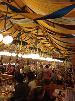 Kufflers Weinzelt by null