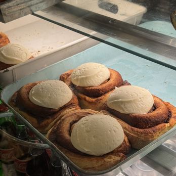 Snow City Cafe - World Famous Cinnamon Roll with frosting - Breakfast & Brunch Near Me - Anchorage, Alaska