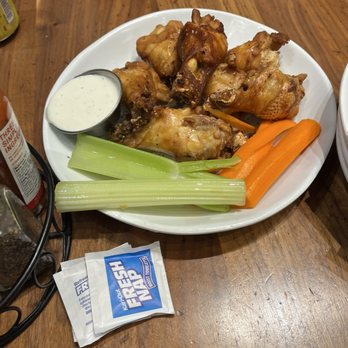 Oakland Draft House - fiery wings- 18$, tax- 1.94$, service- 90c - Wine Bars Near Me - Oakland, California