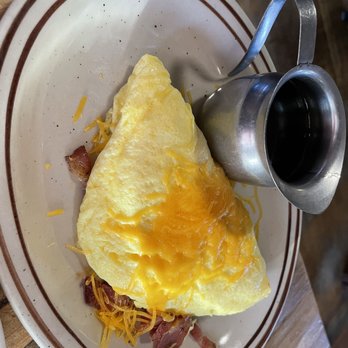 Wild Huckleberry - Bacon and cheese omelette - Breakfast & Brunch Near Me - Wenatchee, Washington