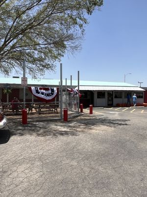 Tyler's Barbeque by null