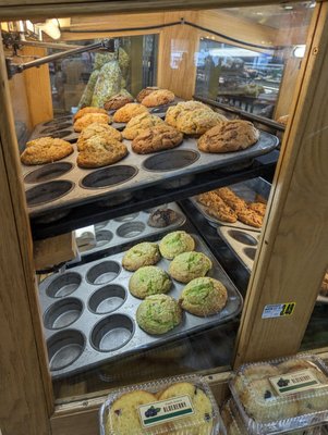 Boulineau's Foods Plus by null
