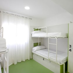 Sant Jordi Gracia - Modern Dorm Rooms