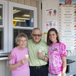 Neckers Company General Store - Boo, Lucy & grandaughter, Hannah. She is the daughter of current owner, Barry Neckers, making her part of the 5th generation to work here.