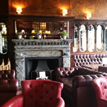 The Warrington Hotel - Nice saloon bar. - Pubs Near Me - London, XGL The Warrington Hotel - Nice saloon bar. - Pubs Near Me - London, XGL