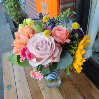 Blue Poppy Floral - Florists Near Me - Seattle, Washington
