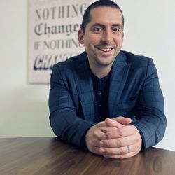 Bobby Brown - Move Realty