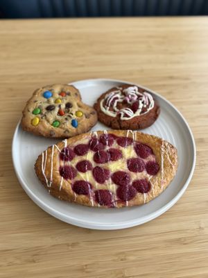 KC Paris Desserts by null