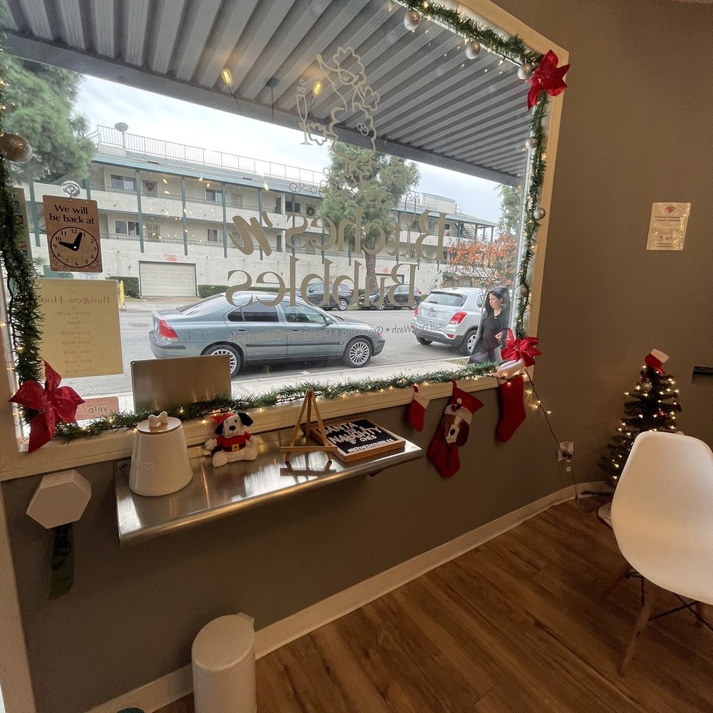 Bitches N Bubbles - Pet Groomers Near Me - Long Beach, California
