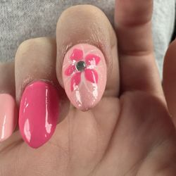 Bee Nails & Spa - Bubbles