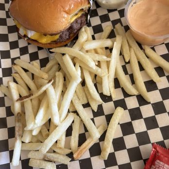 Stumpy Burger & Coffee - Beef tallow fries - Burgers Near Me - Los Angeles, California Stumpy Burger & Coffee - Beef tallow fries - Burgers Near Me - Los Angeles, California