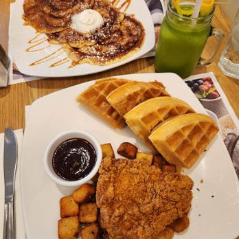Pur & Simple - Chicken and Waffles, Green Giant, Cinnamon Roll Pancakes - Breakfast & Brunch Near Me - Oakville, Ontario Pur & Simple - Chicken and Waffles, Green Giant, Cinnamon Roll Pancakes - Breakfast & Brunch Near Me - Oakville, Ontario