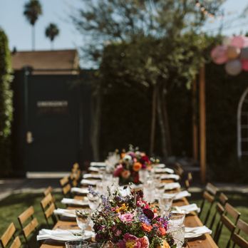 Royal Bee Flower Co. - Floral Designers Near Me Royal Bee Flower Co. - Floral Designers Near Me