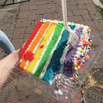Carlo's Bakery - This cake far exceeded expectations.  Perfect frosting to cake ratio and a perfect texture - Bakeries Near Me - Hoboken, New Jersey