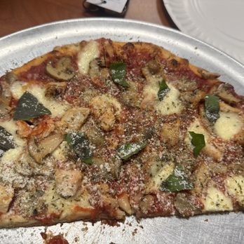 Paul & Vinny’s Pizzeria - Margaritas pizza with grilled chicken and mushrooms. - Pizza Near Me - Berlin, Maryland Paul & Vinny’s Pizzeria - Margaritas pizza with grilled chicken and mushrooms. - Pizza Near Me - Berlin, Maryland