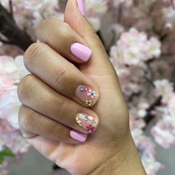 Painted Petals Nails & Spa - Gel manicure with flower designs - Nail Salons Near Me - Sonoma, California