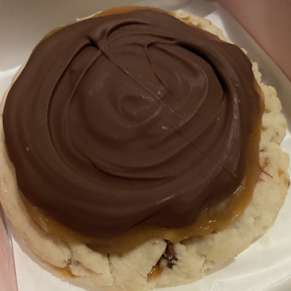 Crumbl - Arcadia - Chilled Twix - Bakeries Near Me - Phoenix, Arizona