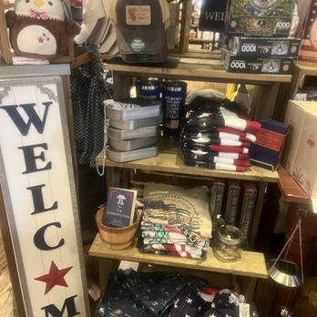 Cracker Barrel Old Country Store - Breakfast & Brunch Near Me - Mebane, North Carolina