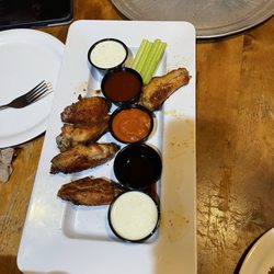 Papa Brunee's - Wings