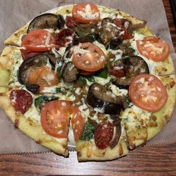 Thin crust Farmers Market pizza -Excellent Thin crust Farmers Market pizza -Excellent