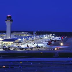 Midwest Black Cars & Limos - Detroit Metro Airport (DTW)
