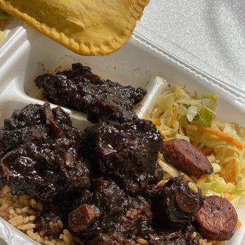 Caribbean Kitchen - Oxtail dinner plate - small plate - Caribbean Near Me - Fort Worth, Texas